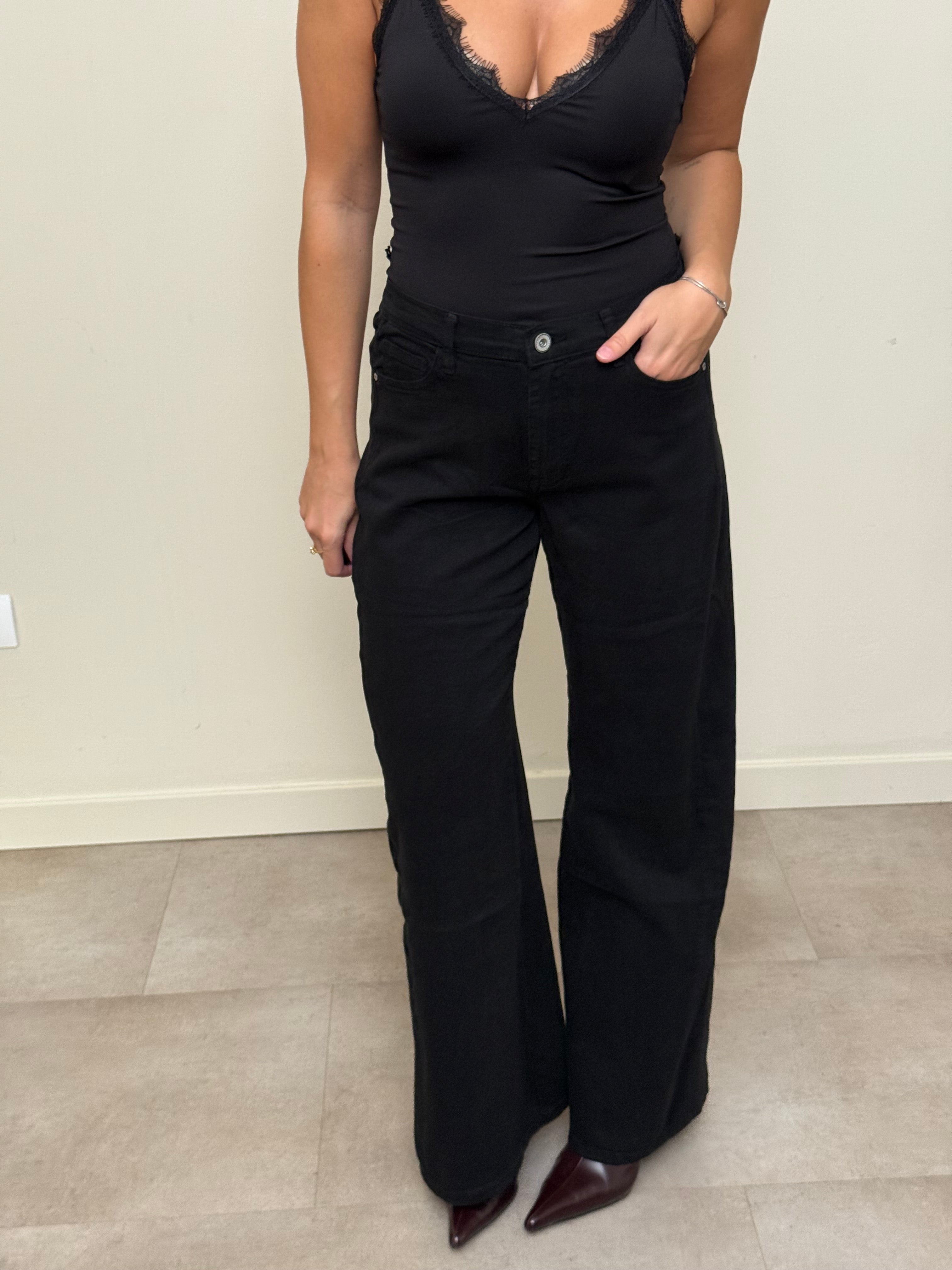 Jeans nero palazzo