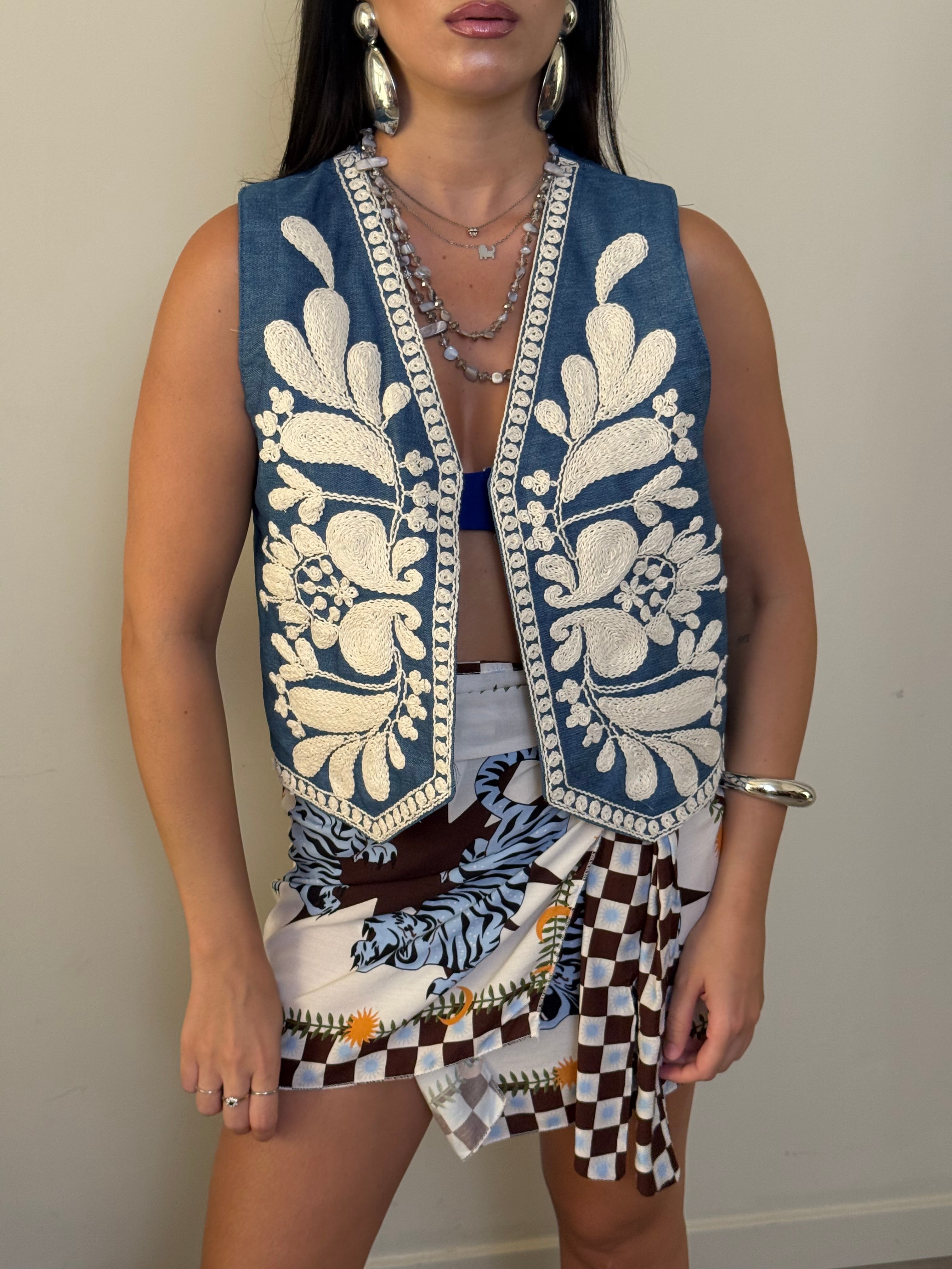 Gilet jeans ricamato