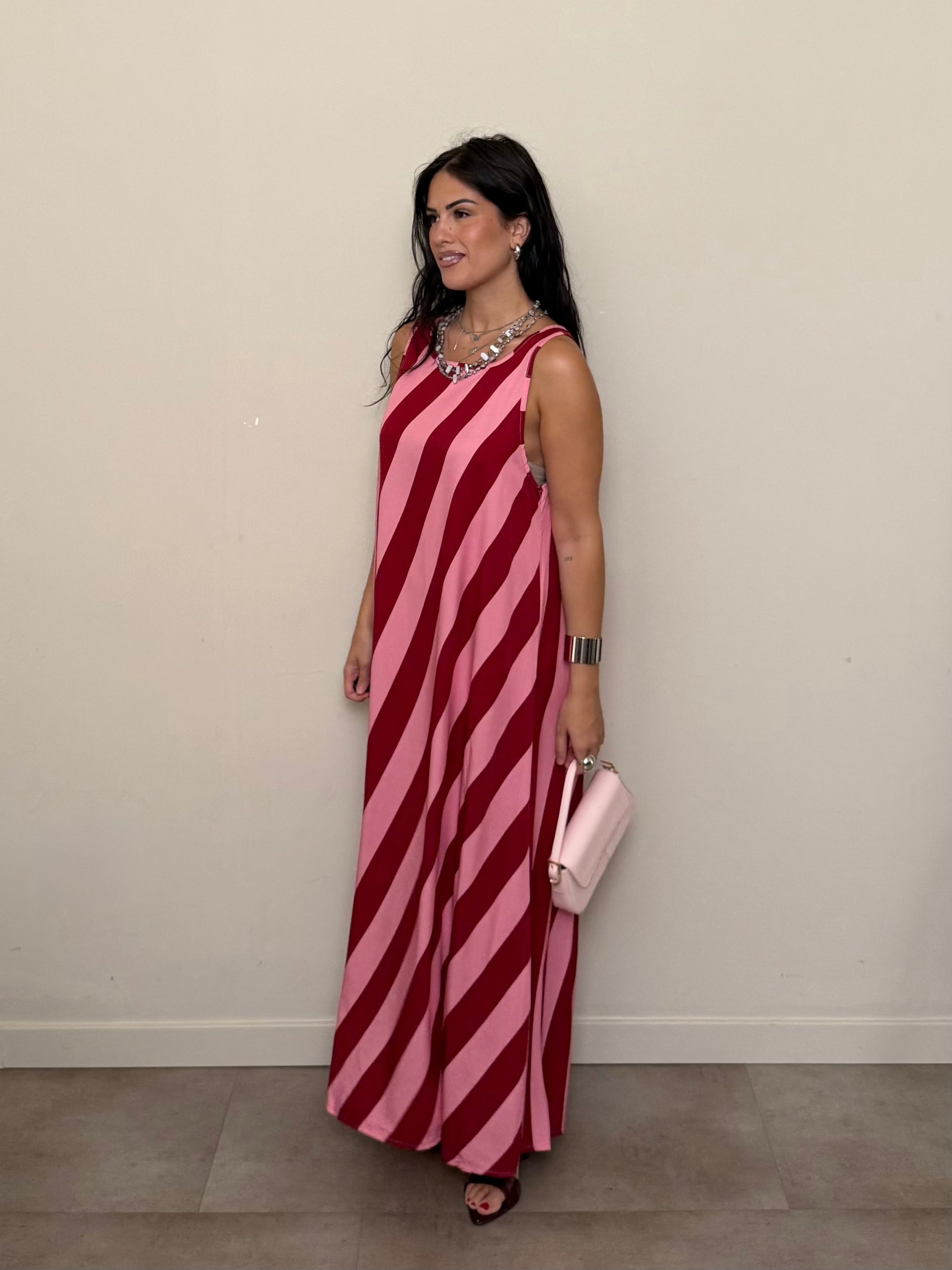 Abito a righe rosa e bordeaux