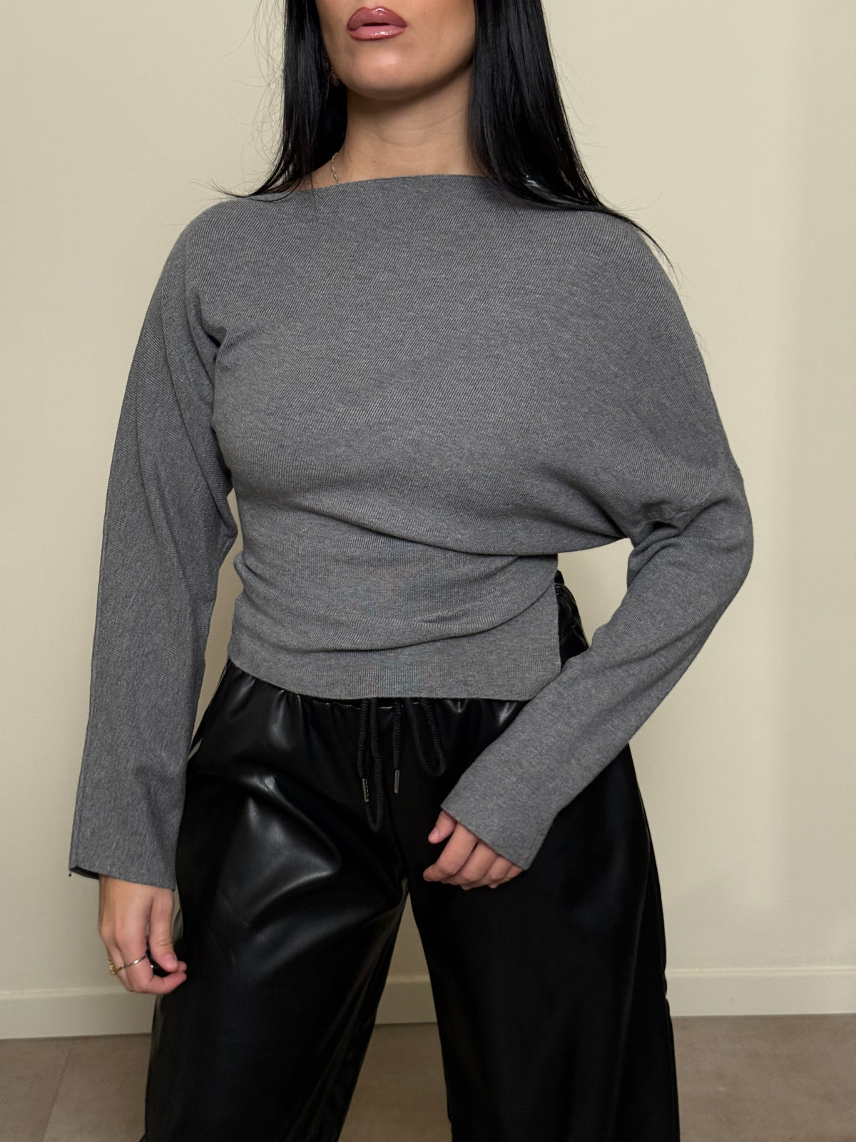 Maglia asimmetrica grigio
