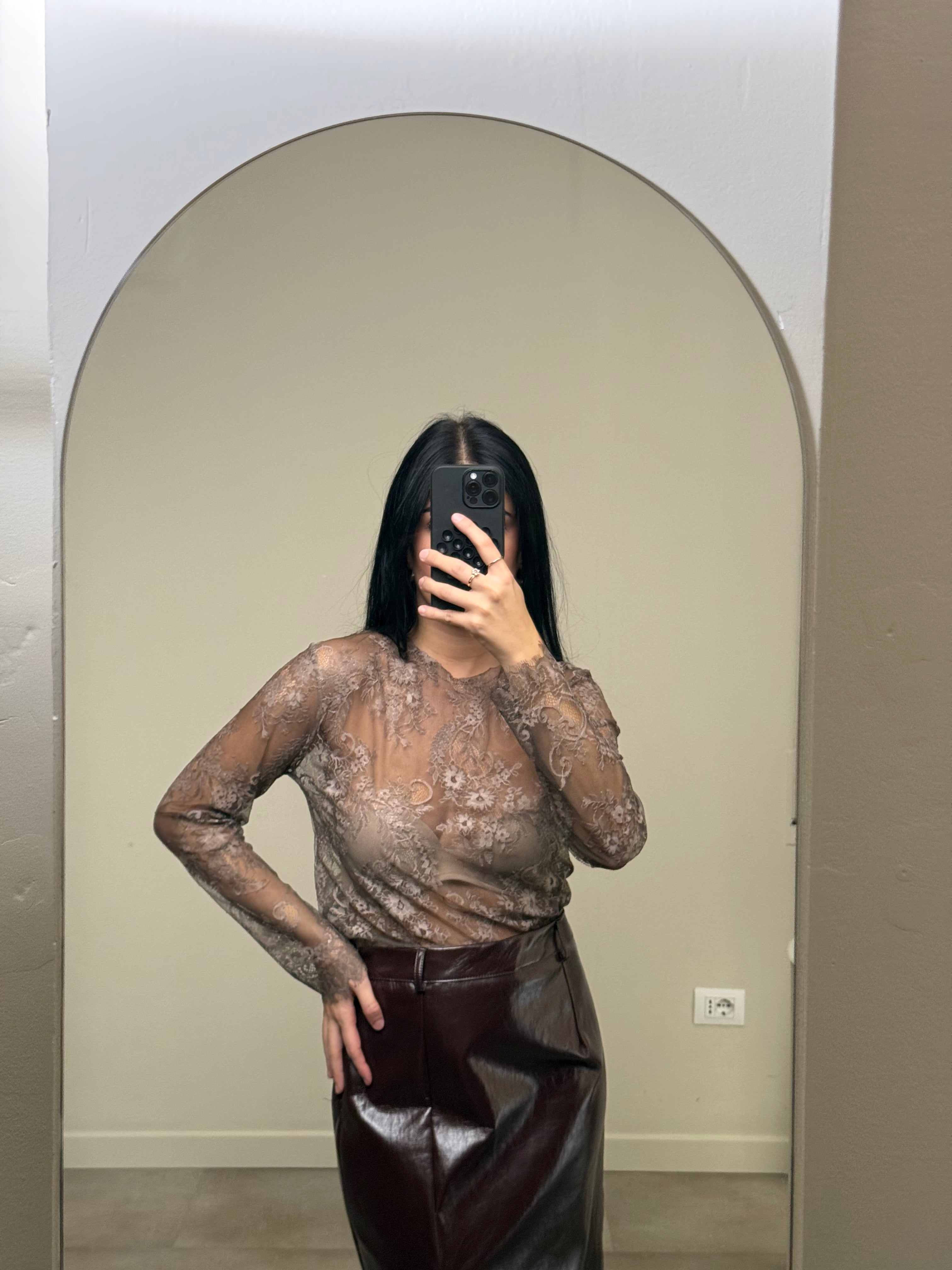 Maglia pizzo trasparente