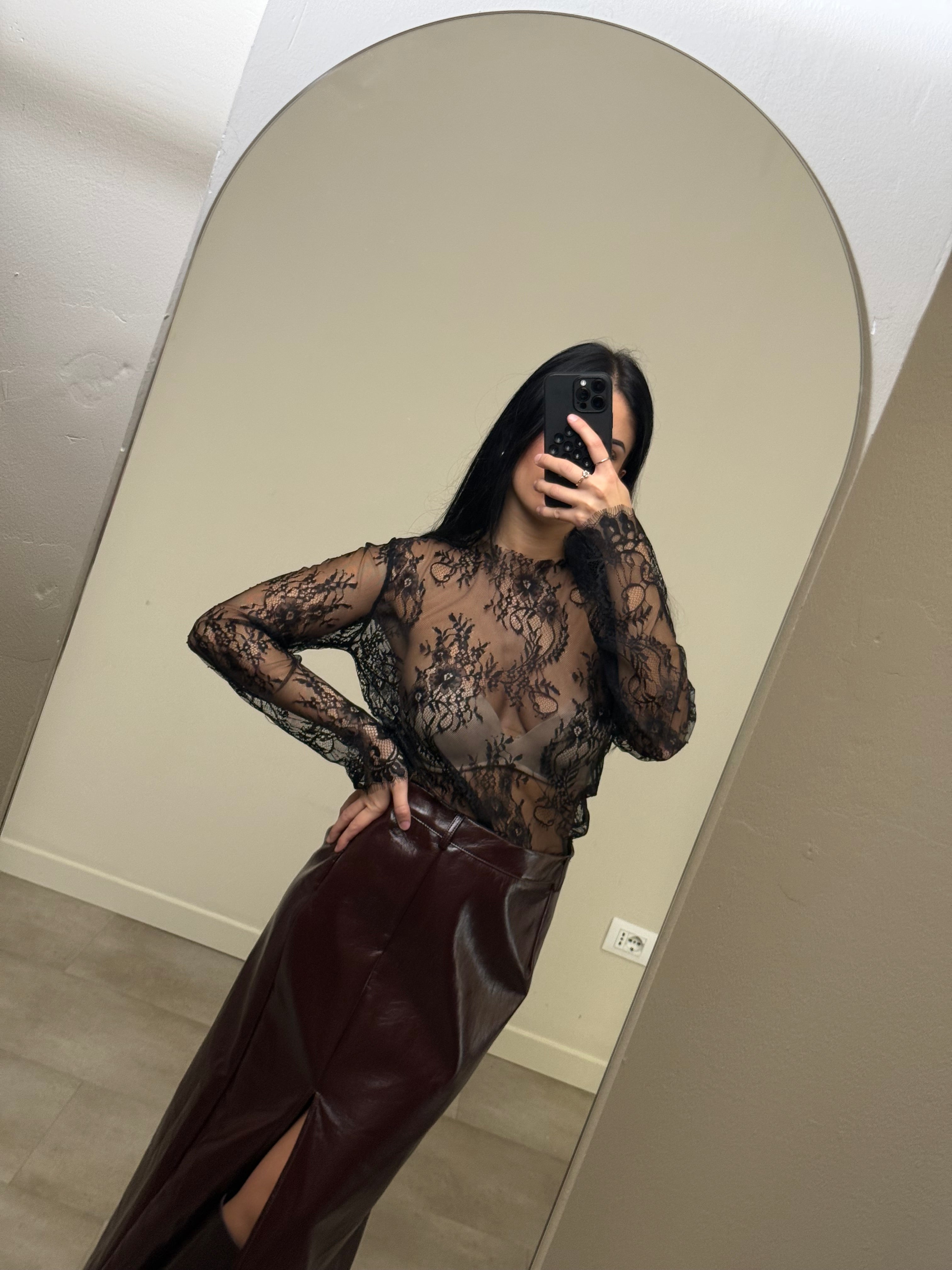 Maglia pizzo trasparente