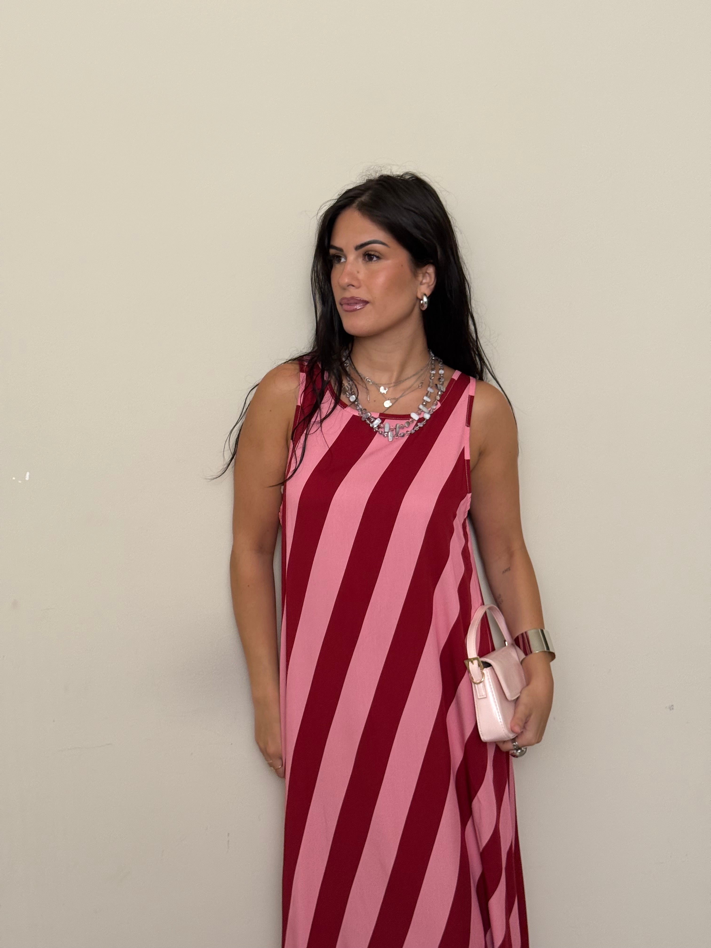 Abito a righe rosa e bordeaux