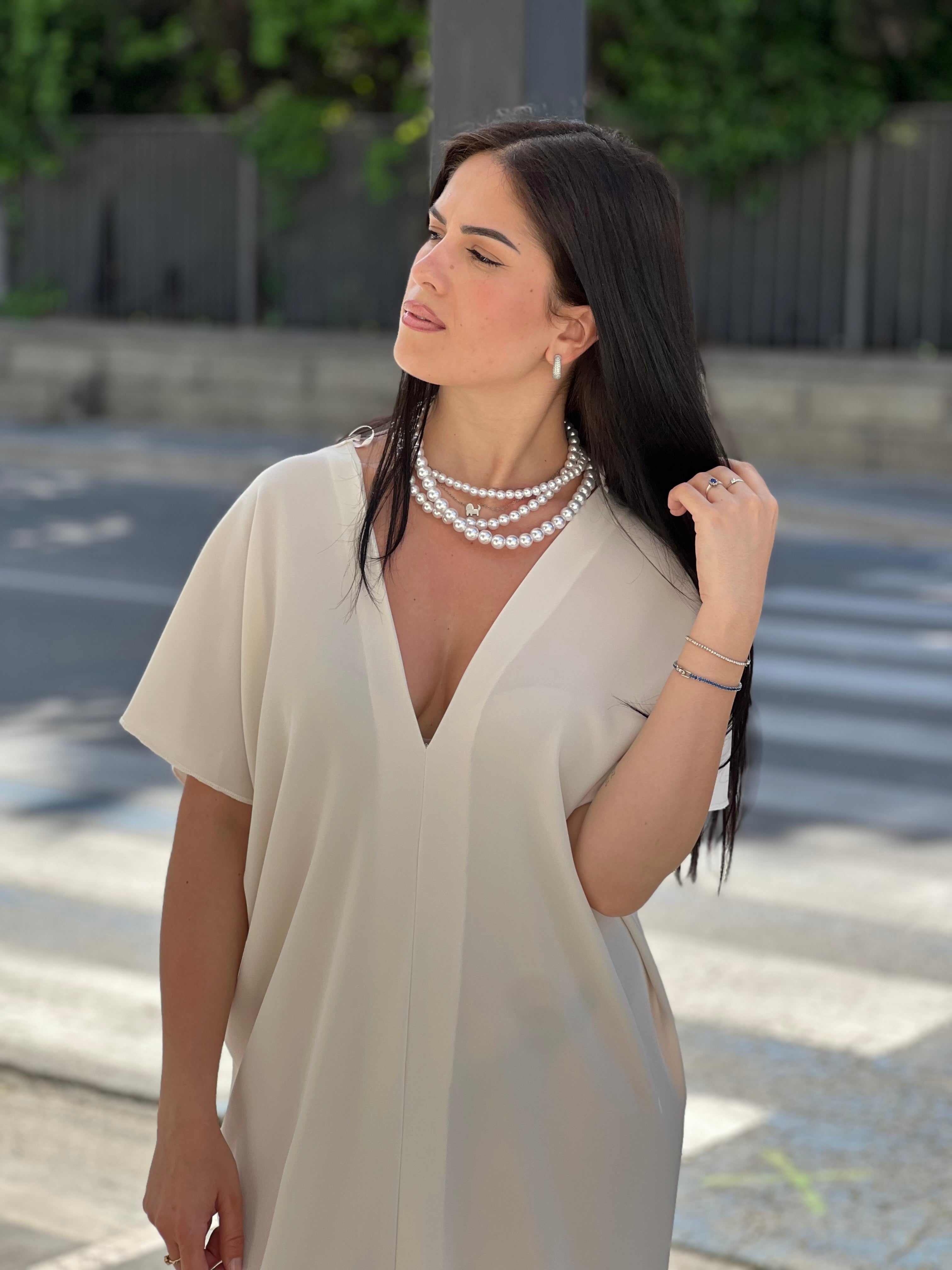 Abito con collana perle