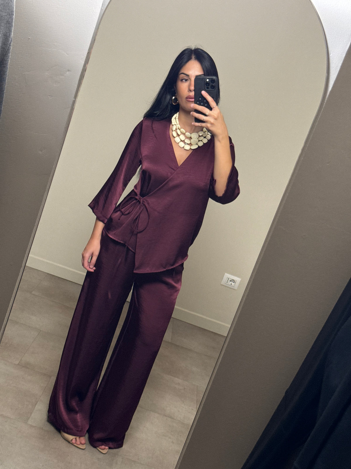 Completo satinato bordeaux
