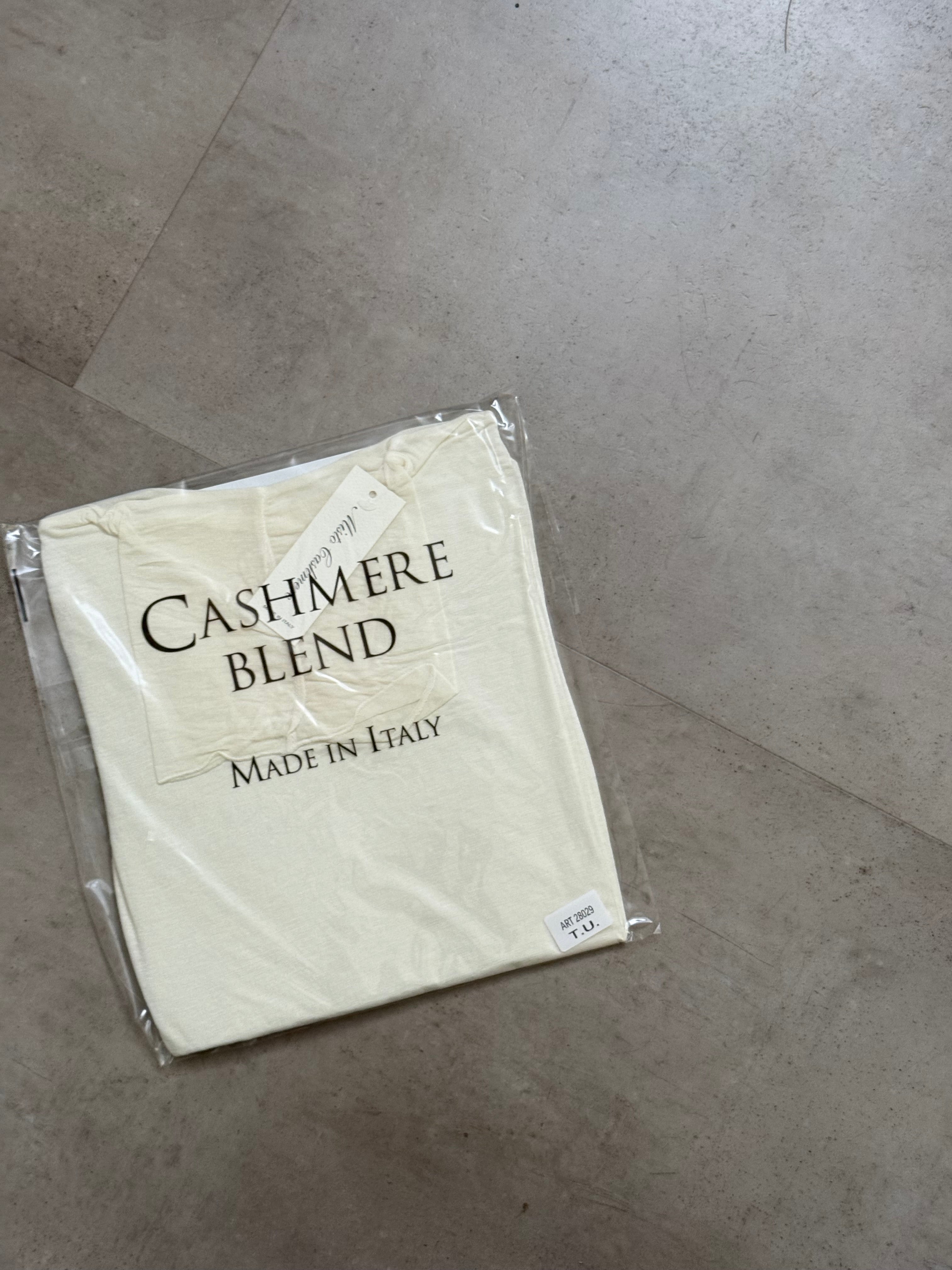Maglia cashmere collo alto