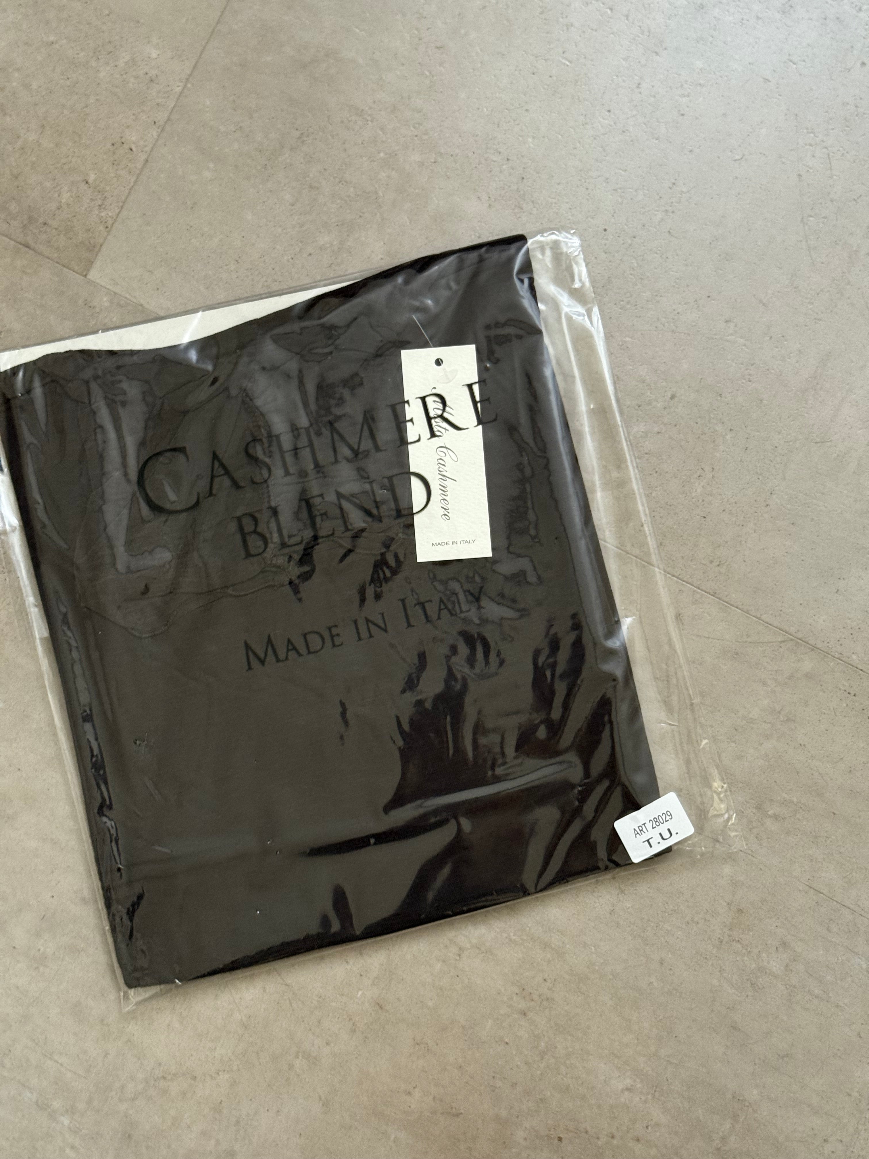 Maglia cashmere collo alto