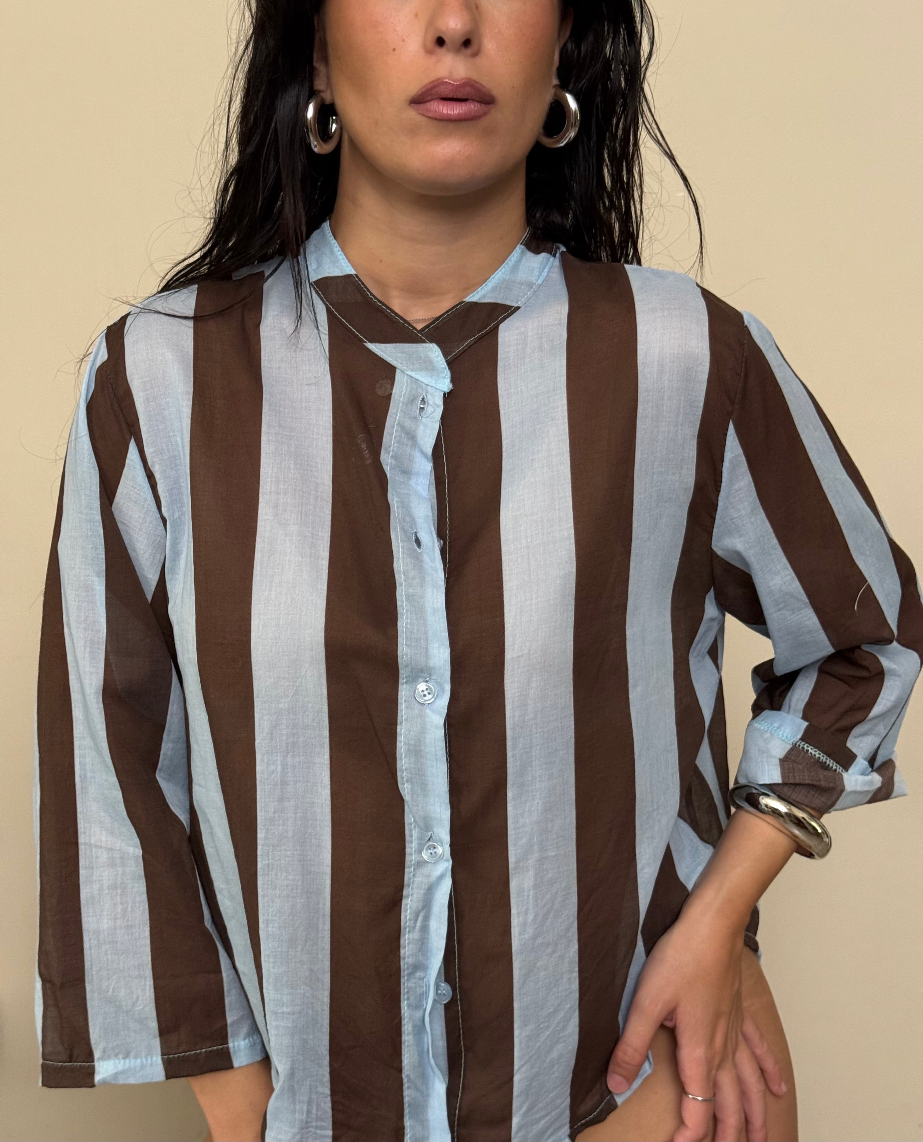 Camicia semi-trasparente azzurro e marrone