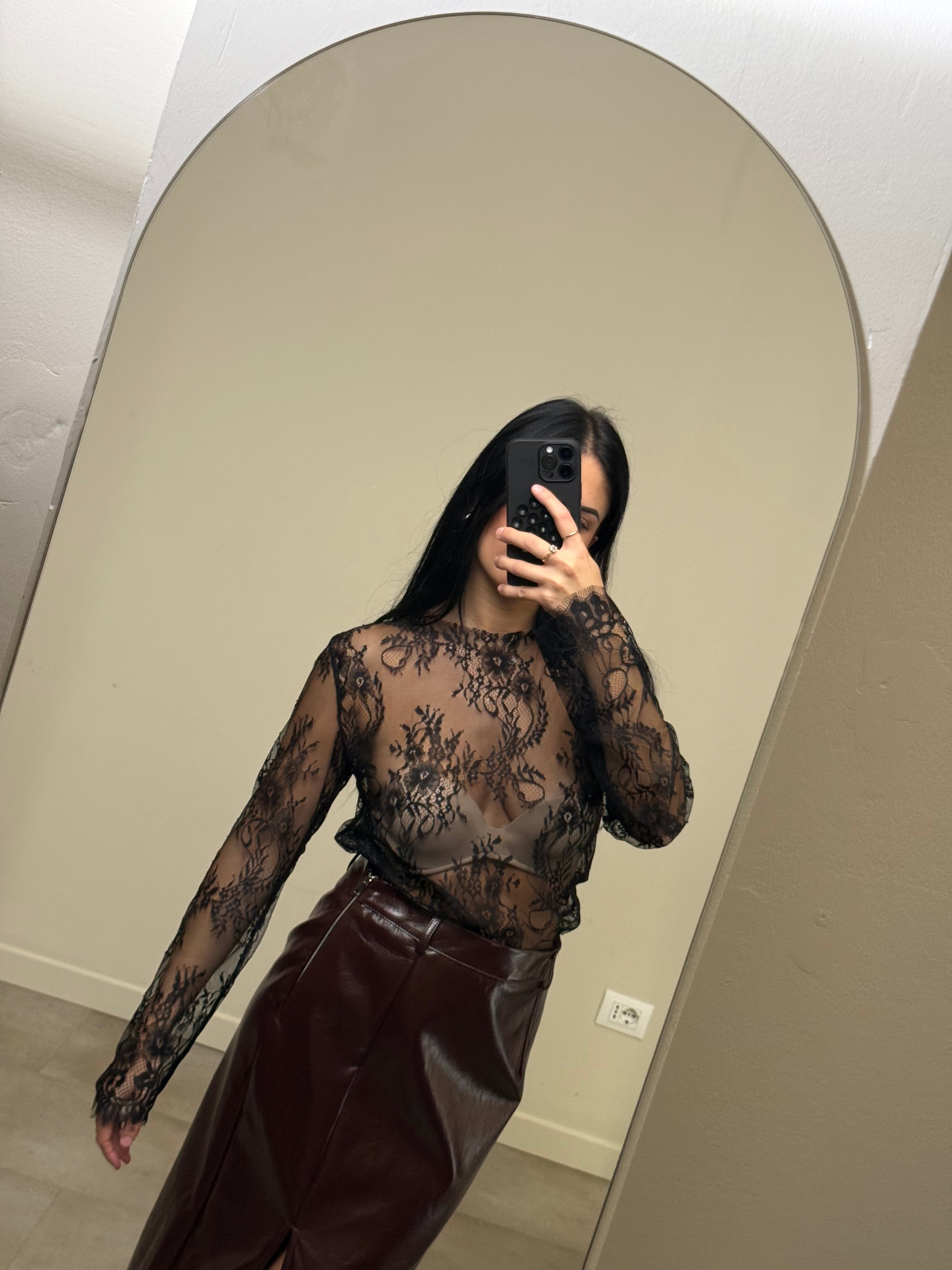 Maglia pizzo trasparente