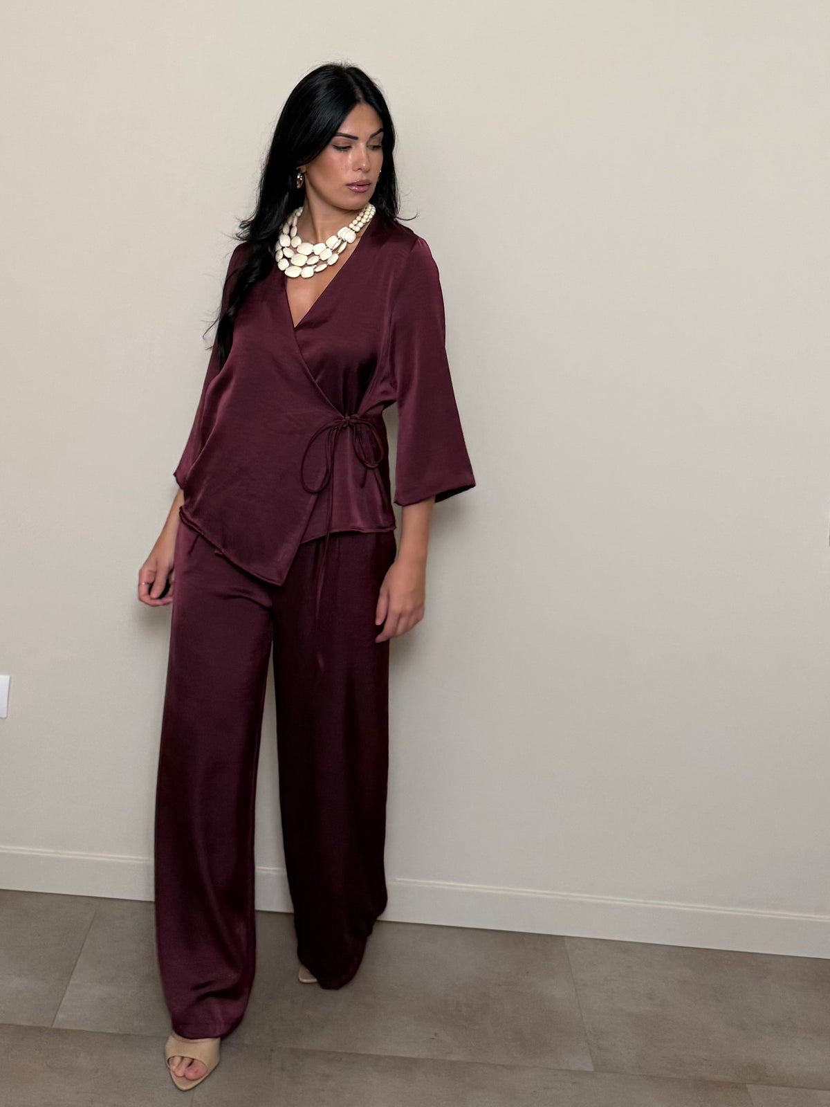 Completo satinato bordeaux