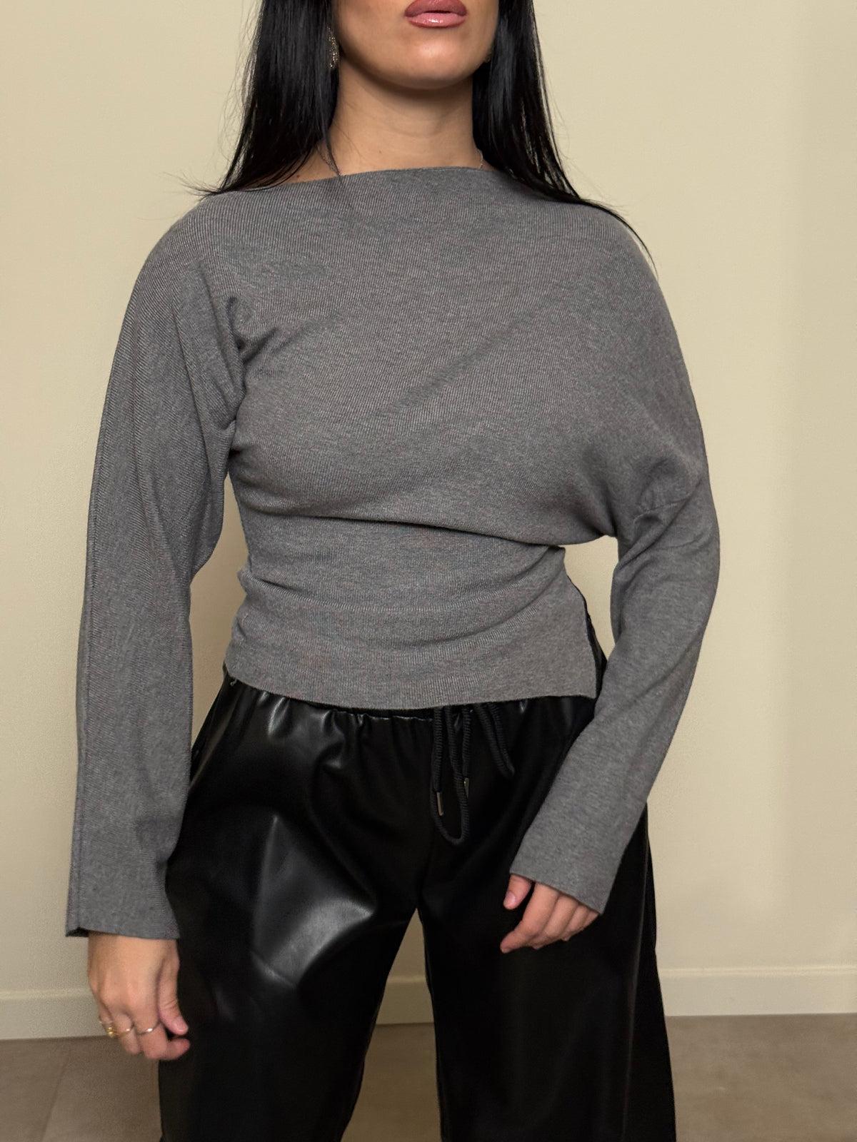 Maglia asimmetrica grigio
