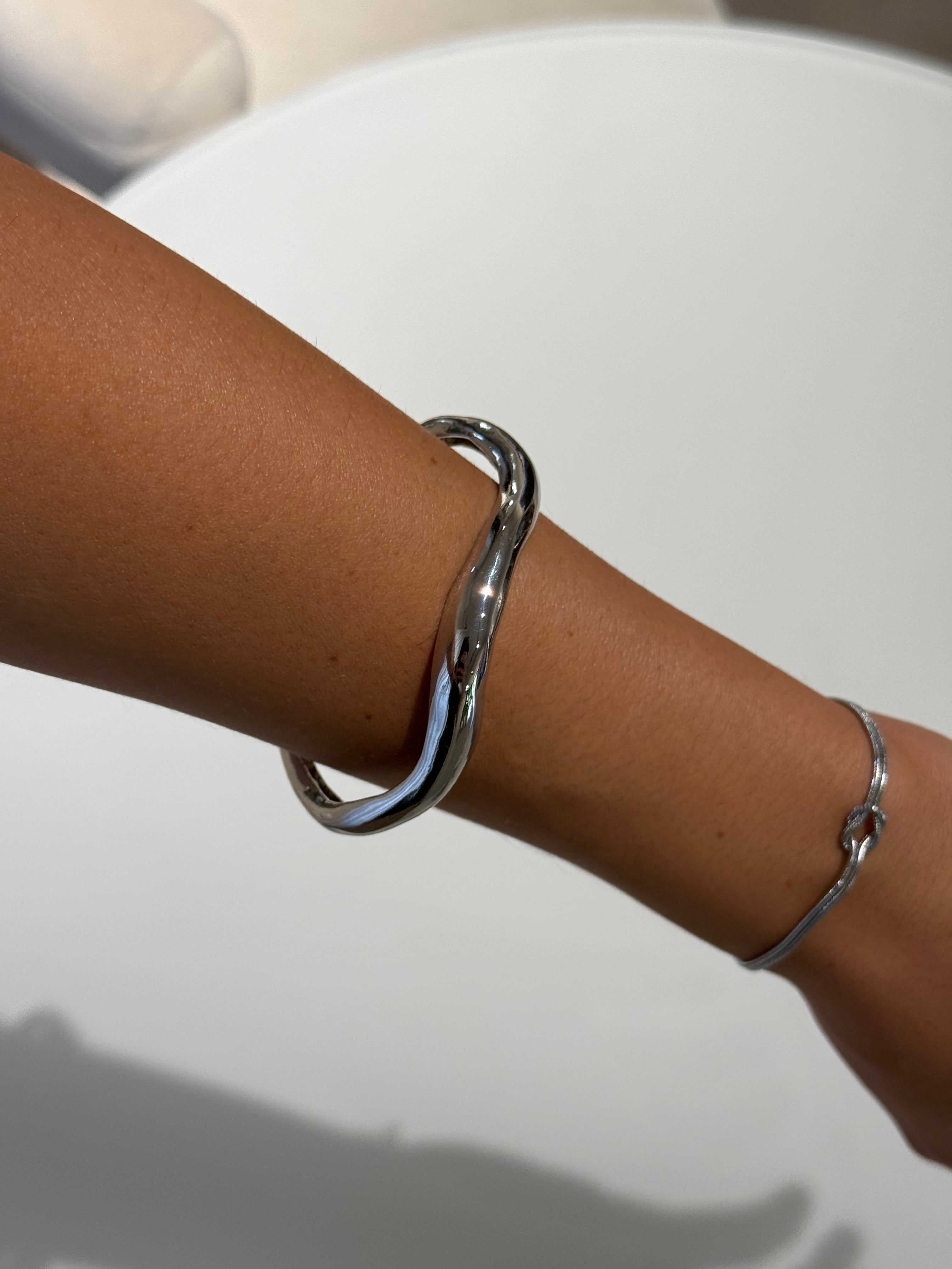 Bracciale over