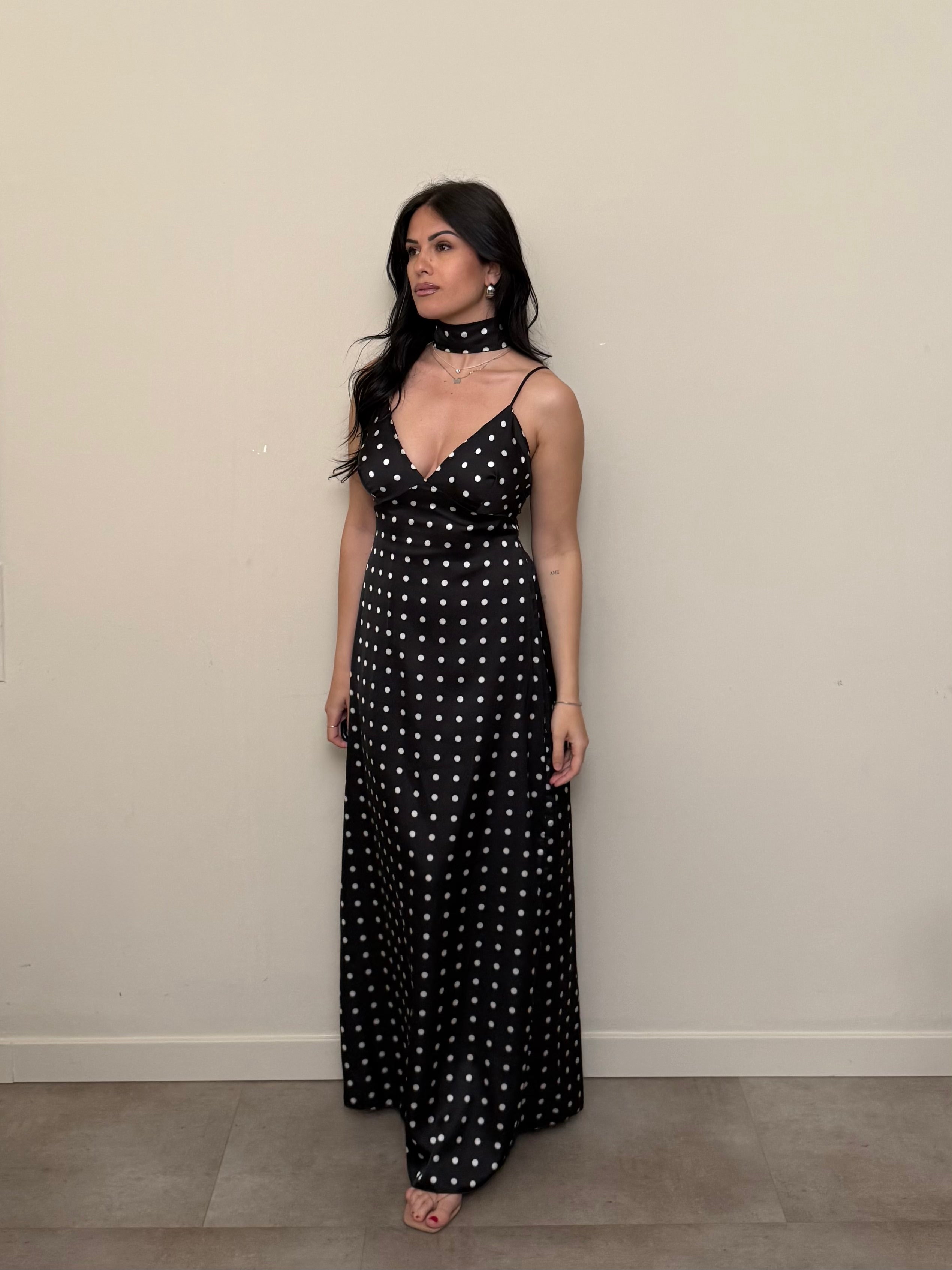 Abito nero a pois