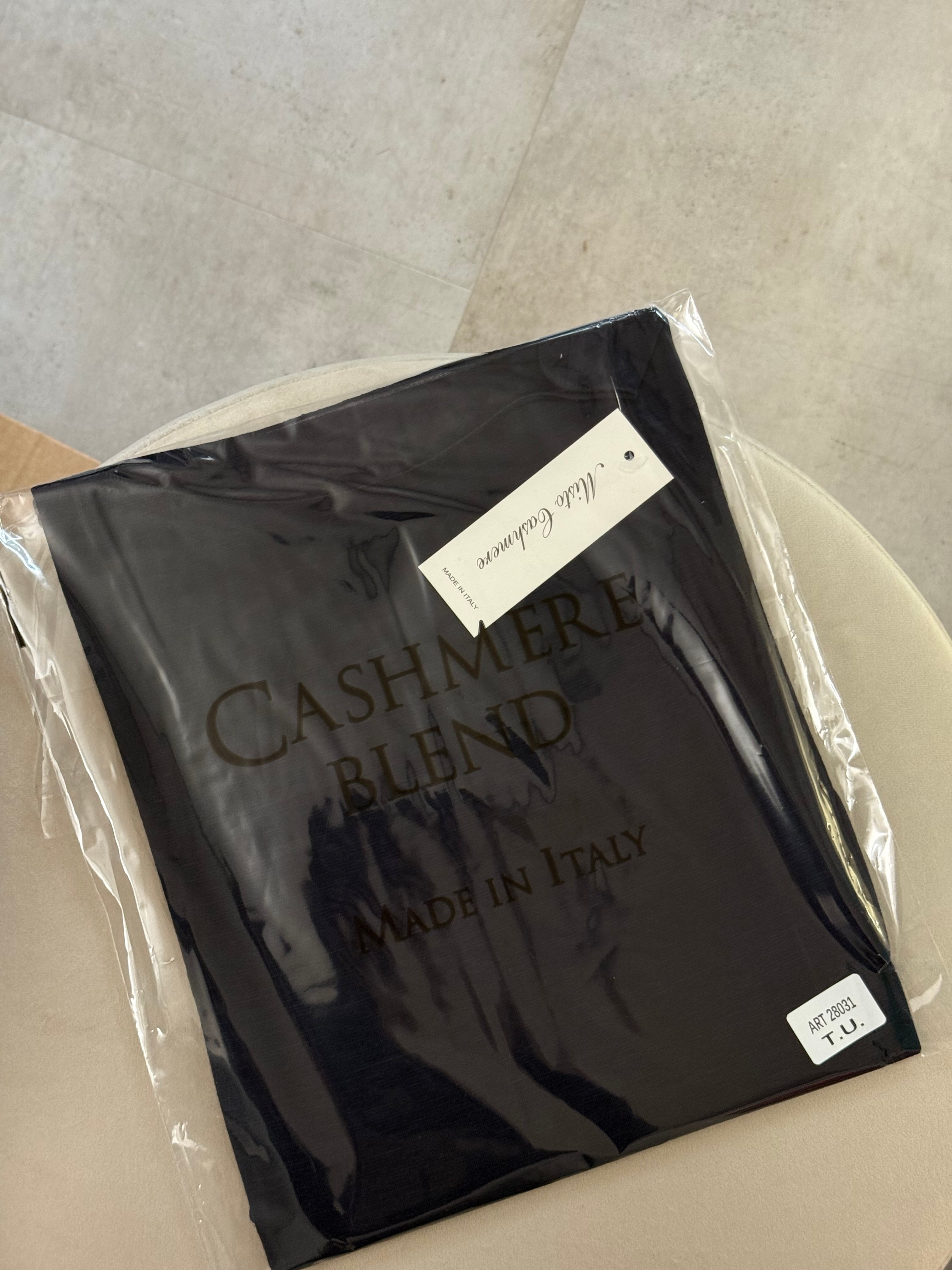 Maglia cashmere girocollo