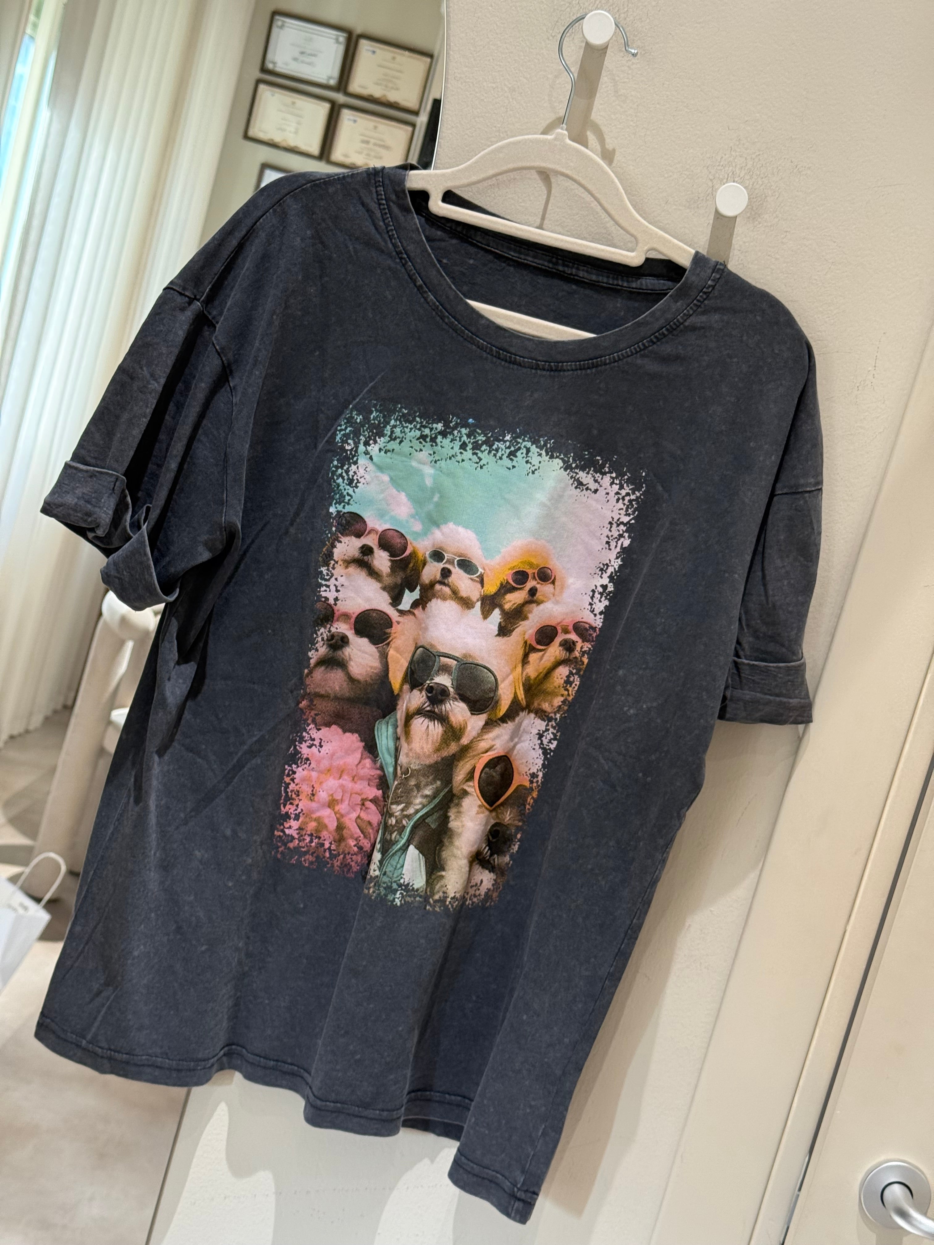 T-shirt dog