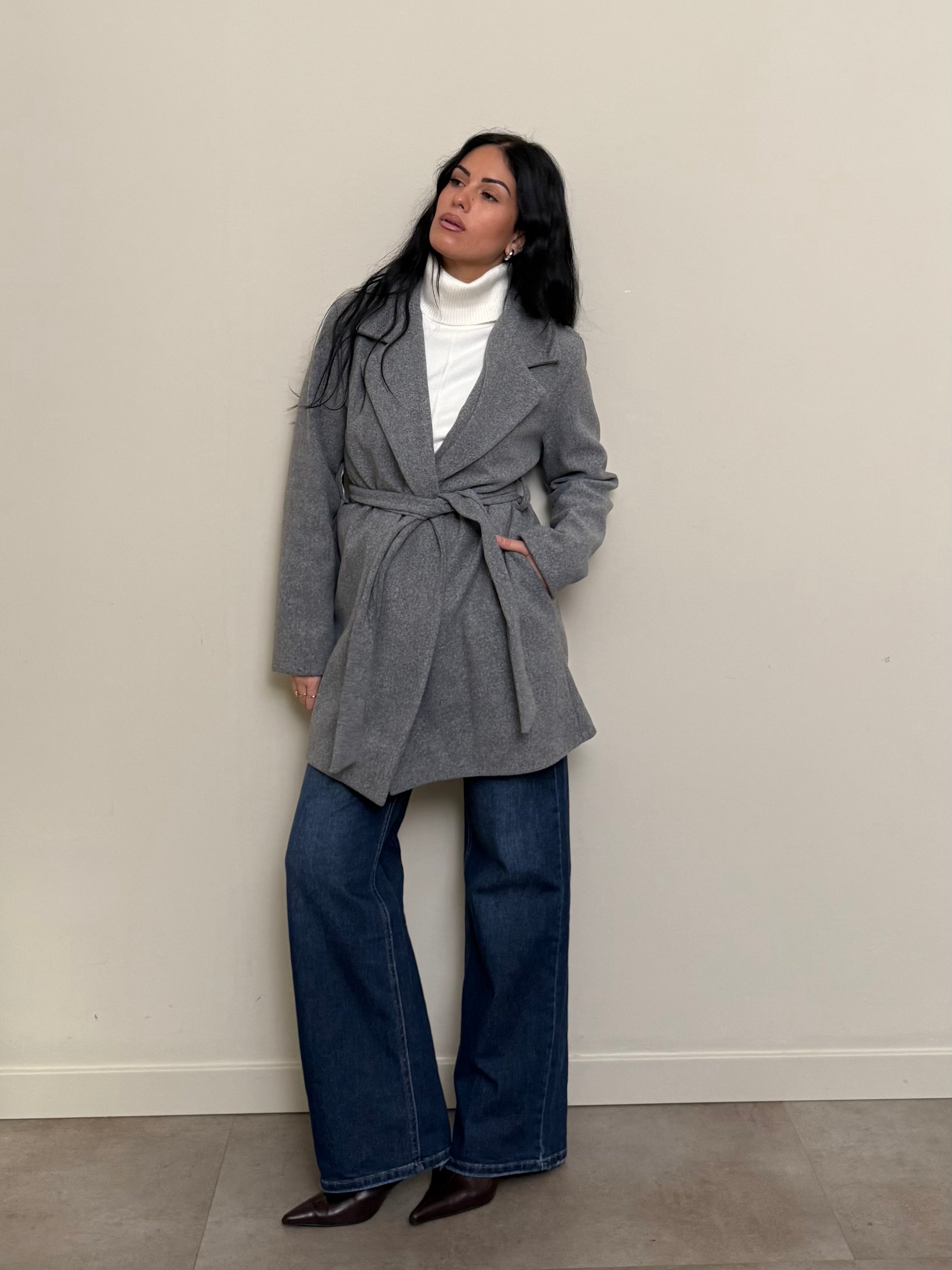 Cappotto cintura corto