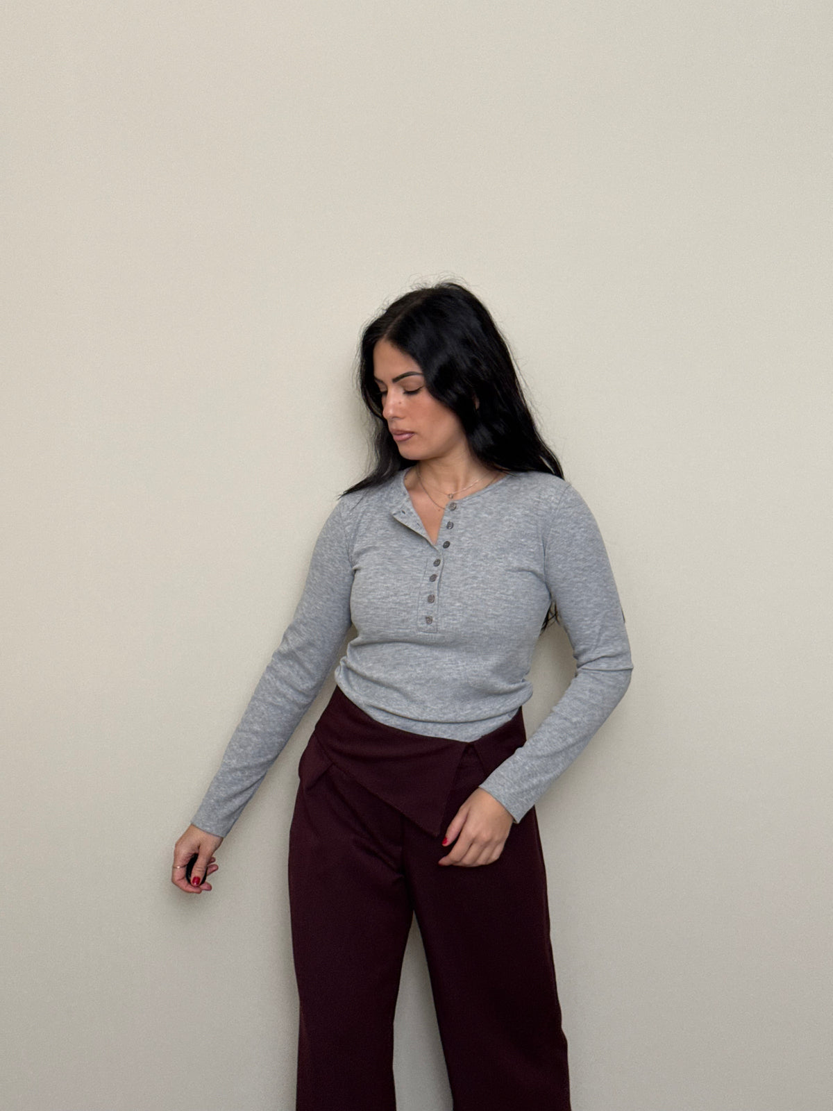 Maglia a costine con bottoni grigio