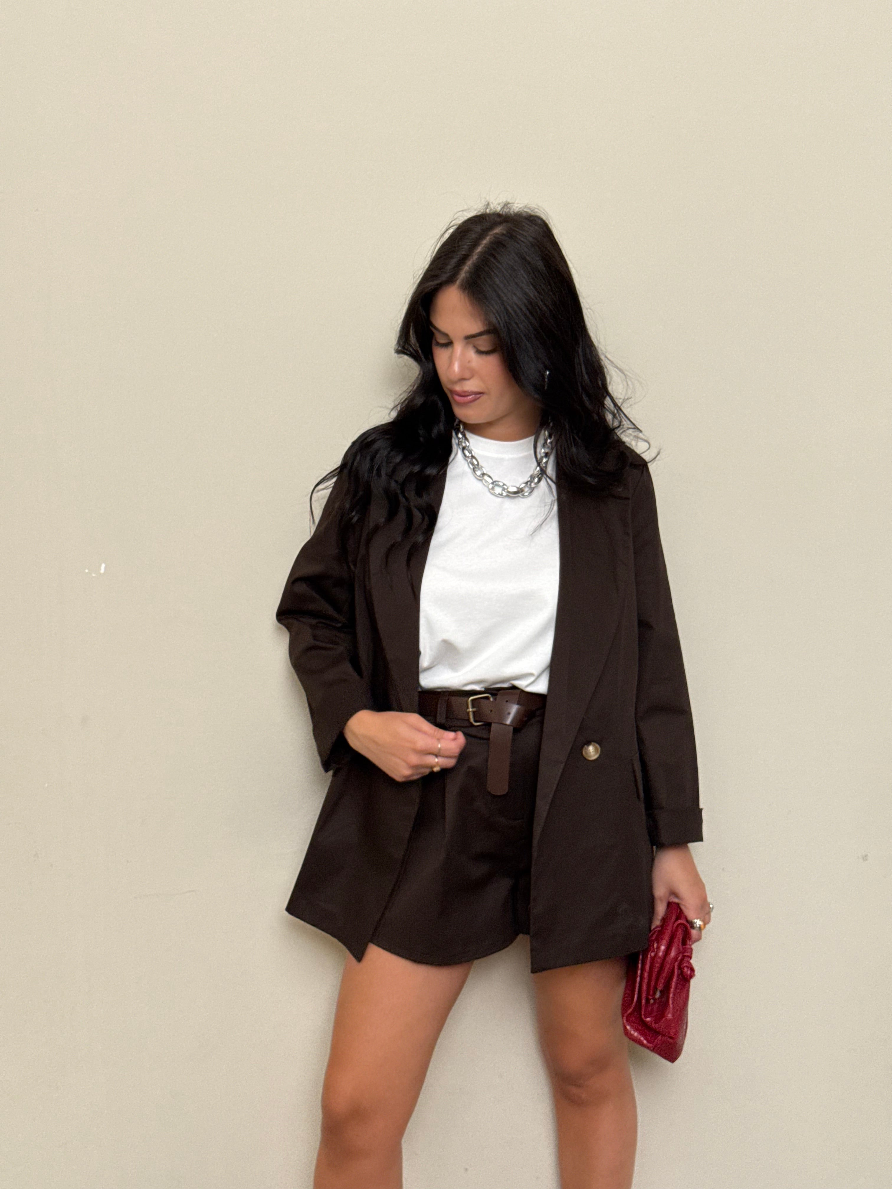 Coordinato blazer e shorts marrone freddo
