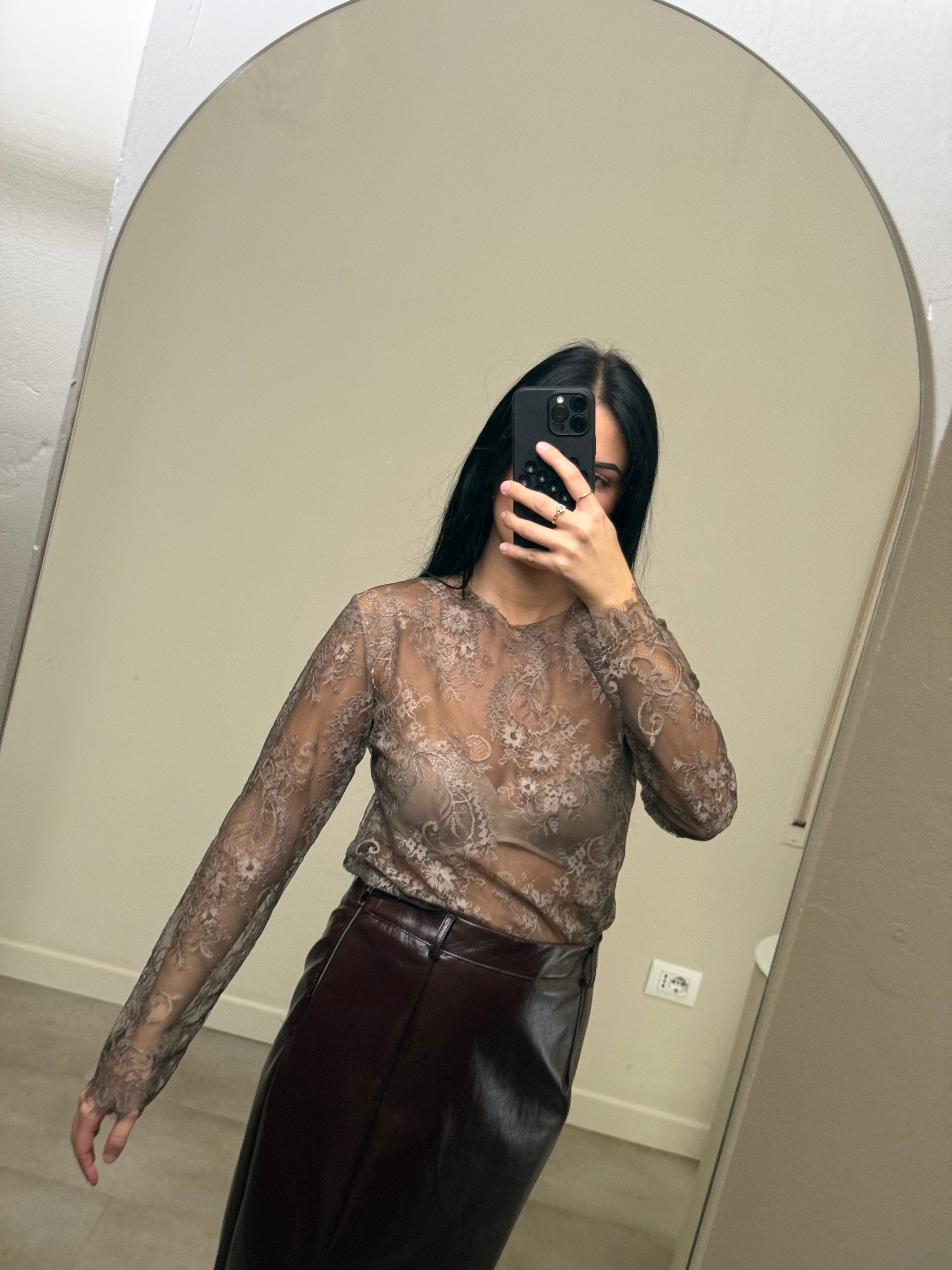 Maglia pizzo trasparente