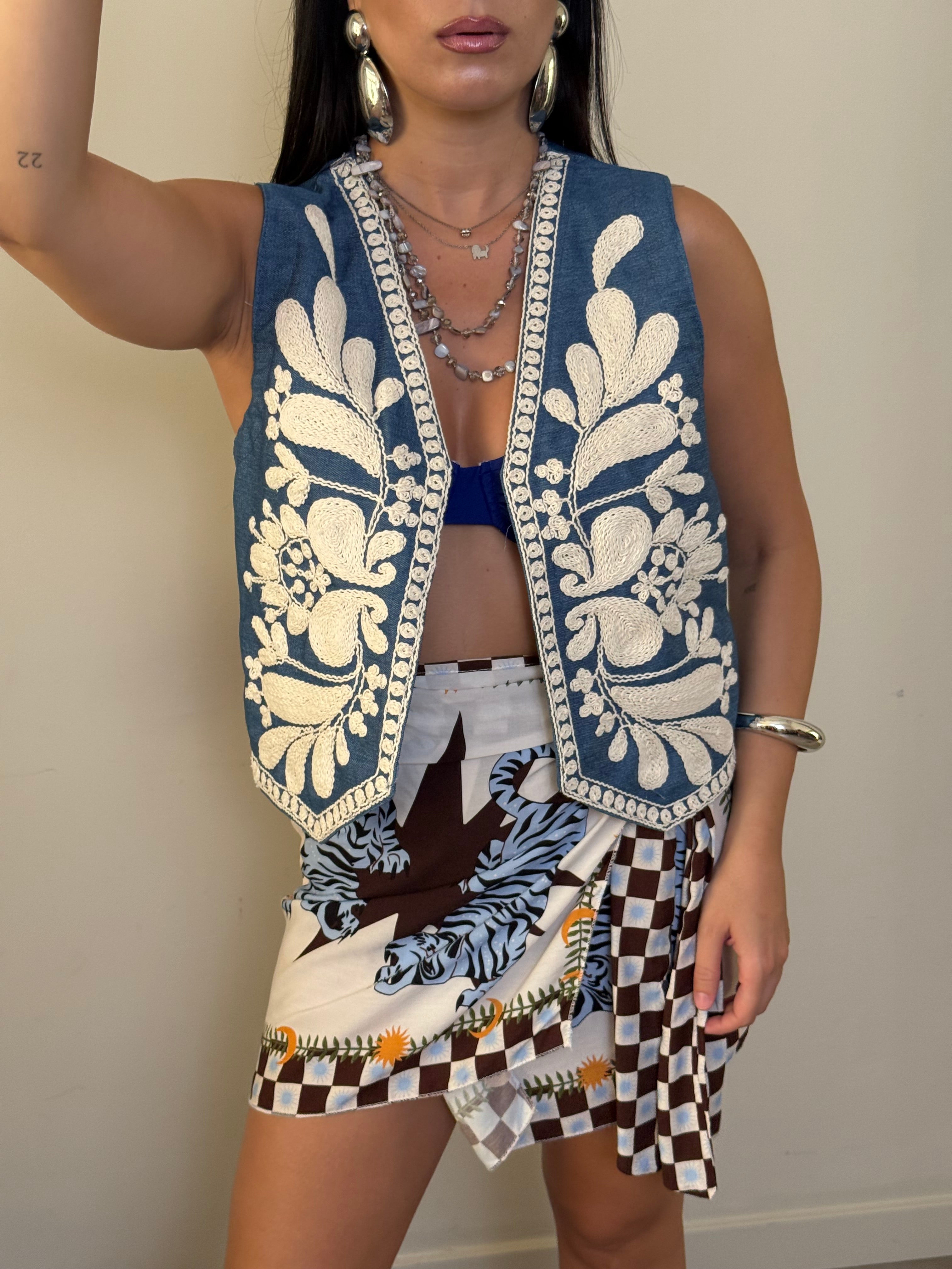 Gilet jeans ricamato