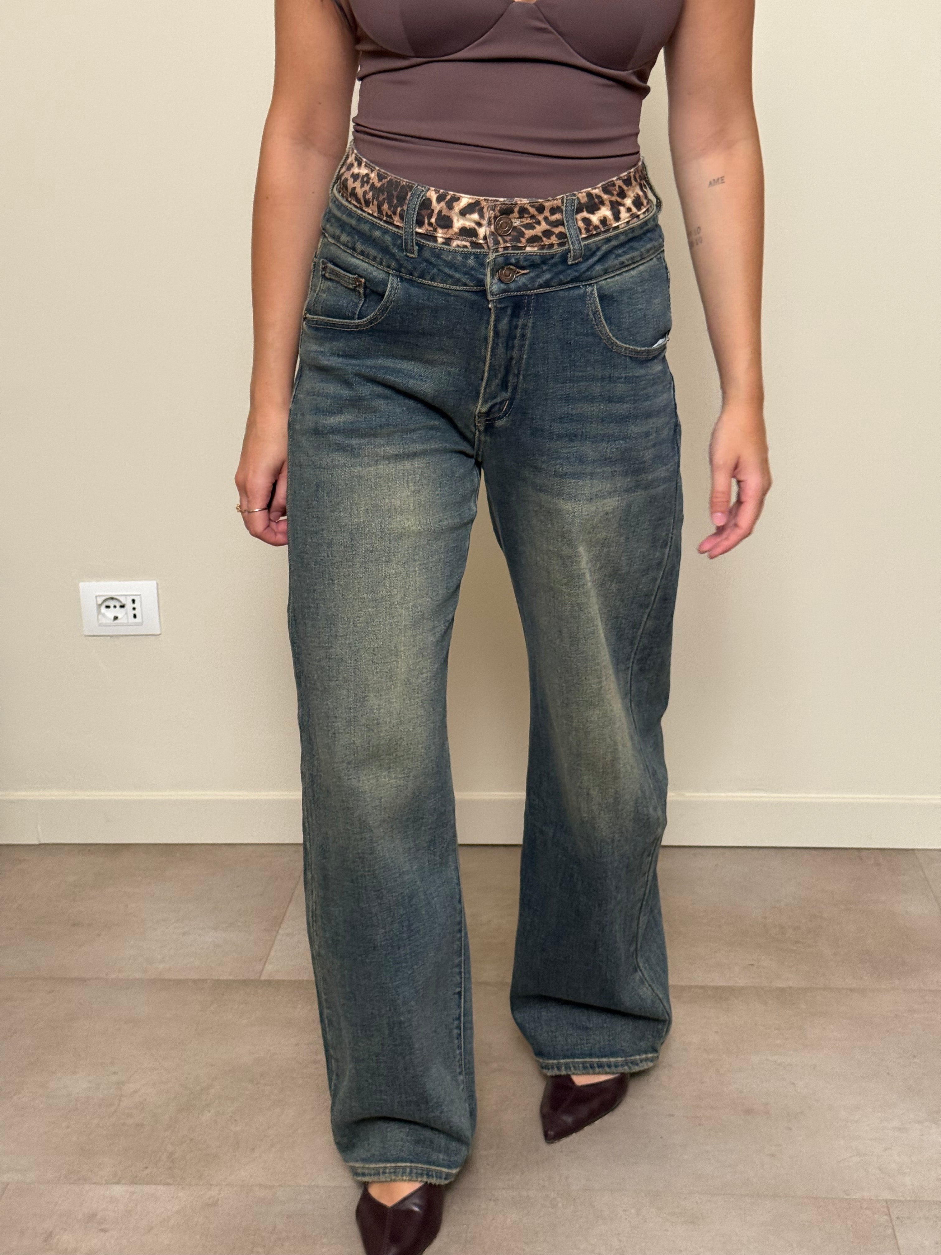 Jeans palazzo dettaglio leopardato