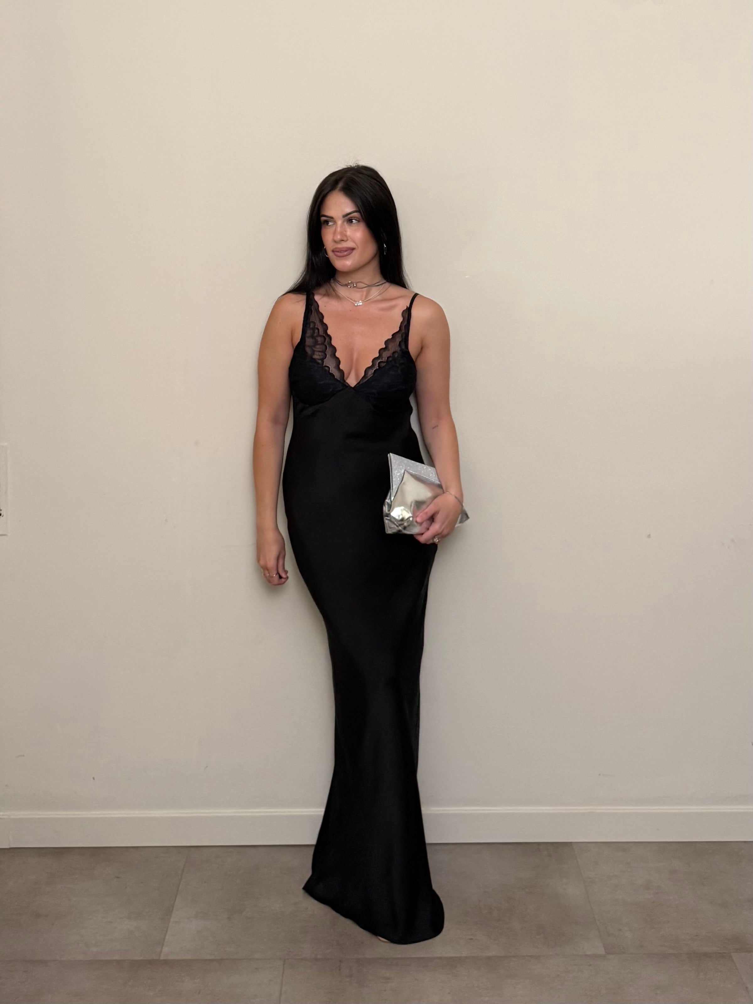 Abito pizzo nero